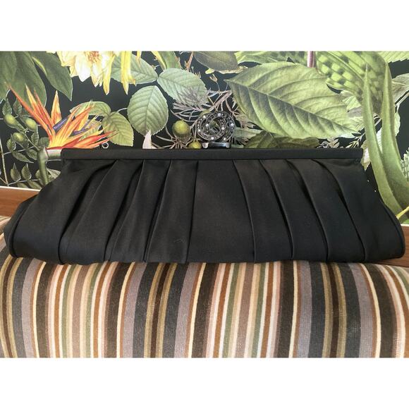 Santi Pleated Perfection Satin Black Evening Bag + Rhinestone Closure + Chain - Picture 1 of 8